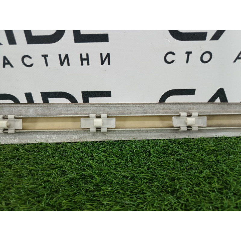 Молдинг двери внешний (кузов и элементы) Mercedes-Benz M-class W164 a1646900062