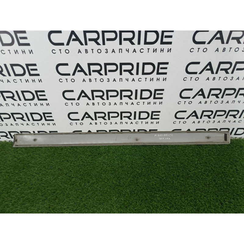 Молдинг двери внешний (кузов и элементы) Toyota Highlander XU20 7573248020