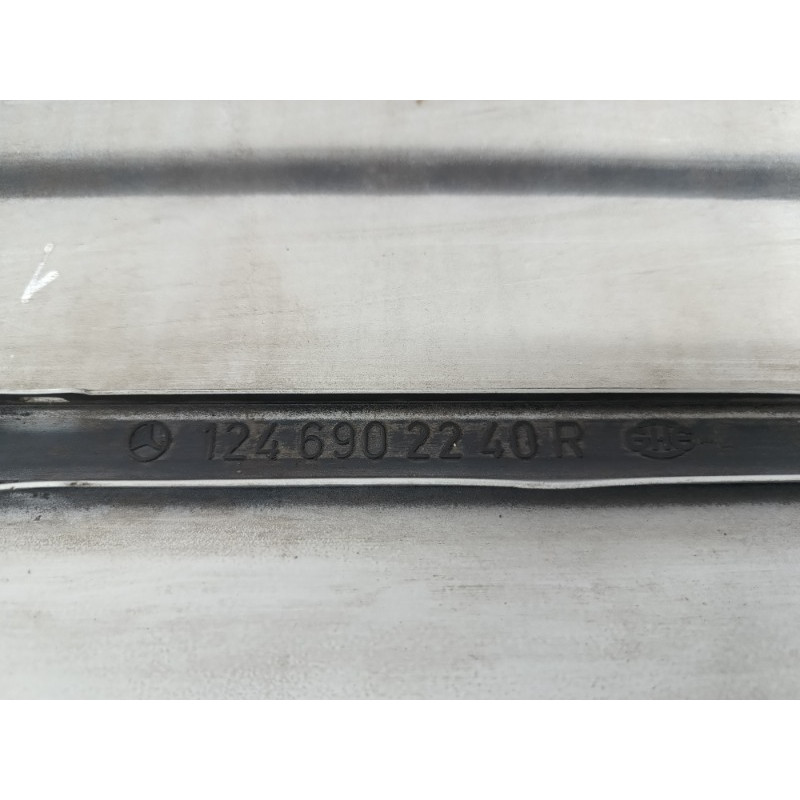 Накладка двери внешняя (кузов и элементы) Mercedes-Benz E-class W124 1990 3.2 1246902240r