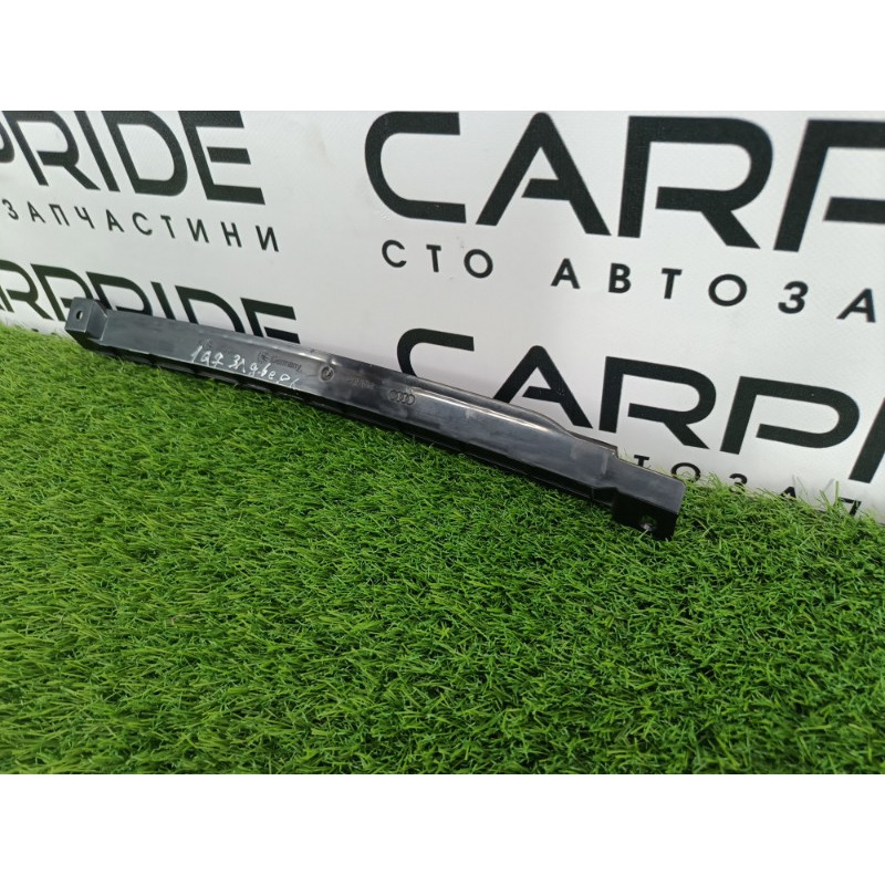 Направляющая стекла двери (кузов и элементы) Audi Q7 4M 2015 3.0 CRE 4M0839067