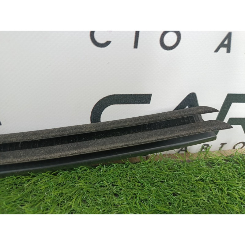 Молдинг стекла внутренний (наружные элементы кузова) Audi Q7 4M 2015 3.0 CRE 4m0837479