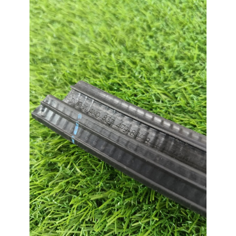 Молдинг стекла внутренний (наружные элементы кузова) Audi Q7 4M 2015 3.0 CRE 4m0837479