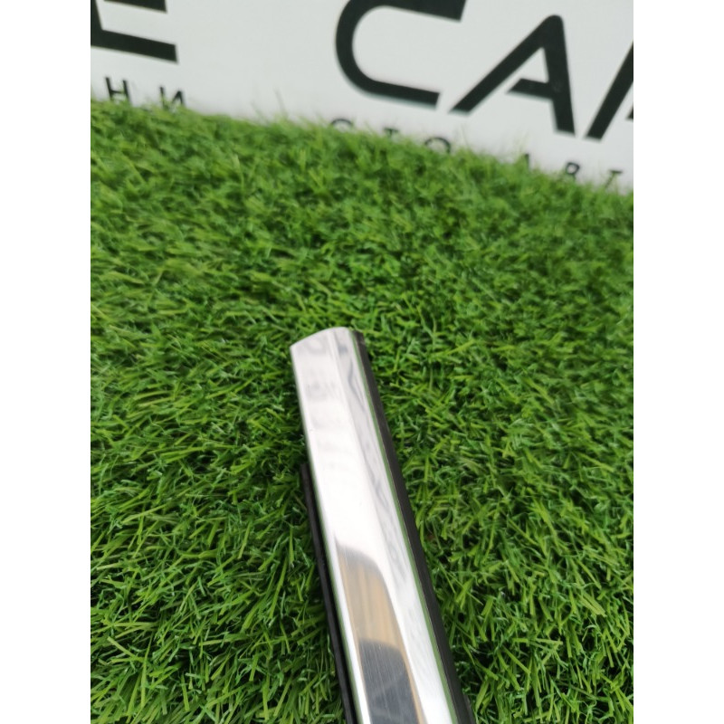 Молдинг стекла (кузов и элементы) Cadillac Xt5 1 2016 3.6 84175957