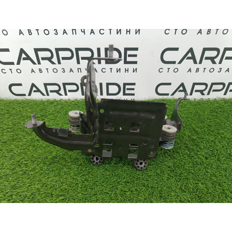 Кронштейн компрессора подвески (подвеска) Audi Q7 4M 2015 3.0 CRE 4M0698999