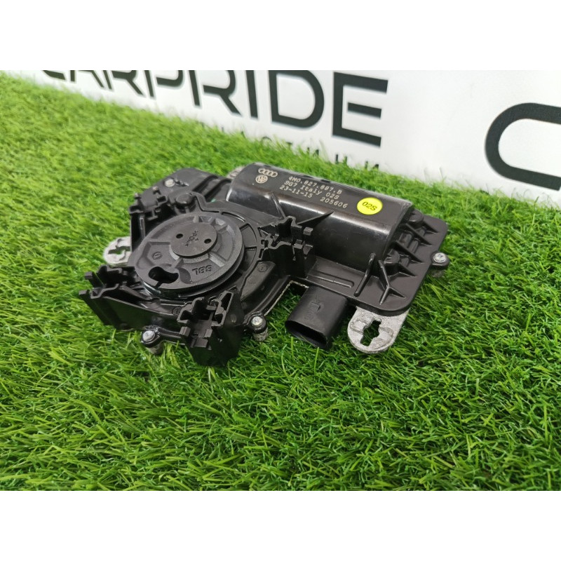 Привод замка багажника (электрика) Audi Q7 4M 2015 3.0 CRE 4M0827887B