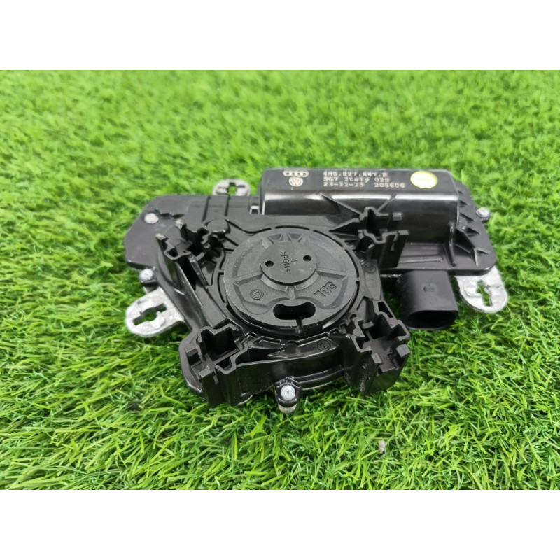 Привод замка багажника (электрика) Audi Q7 4M 2015 3.0 CRE 4M0827887B