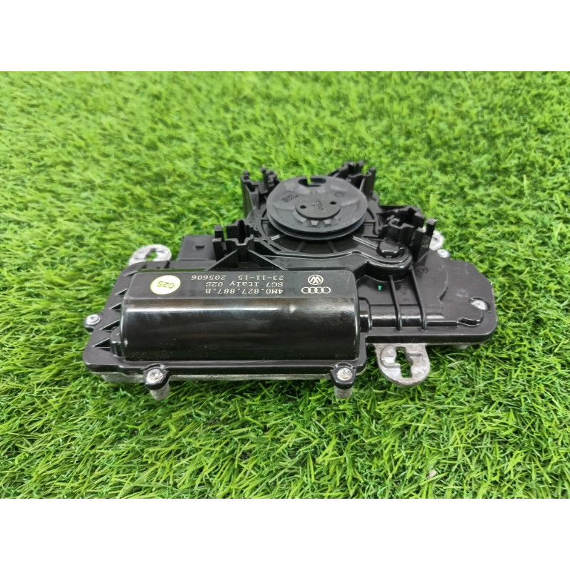 Привод замка багажника (электрика) Audi Q7 4M 2015 3.0 CRE 4M0827887B