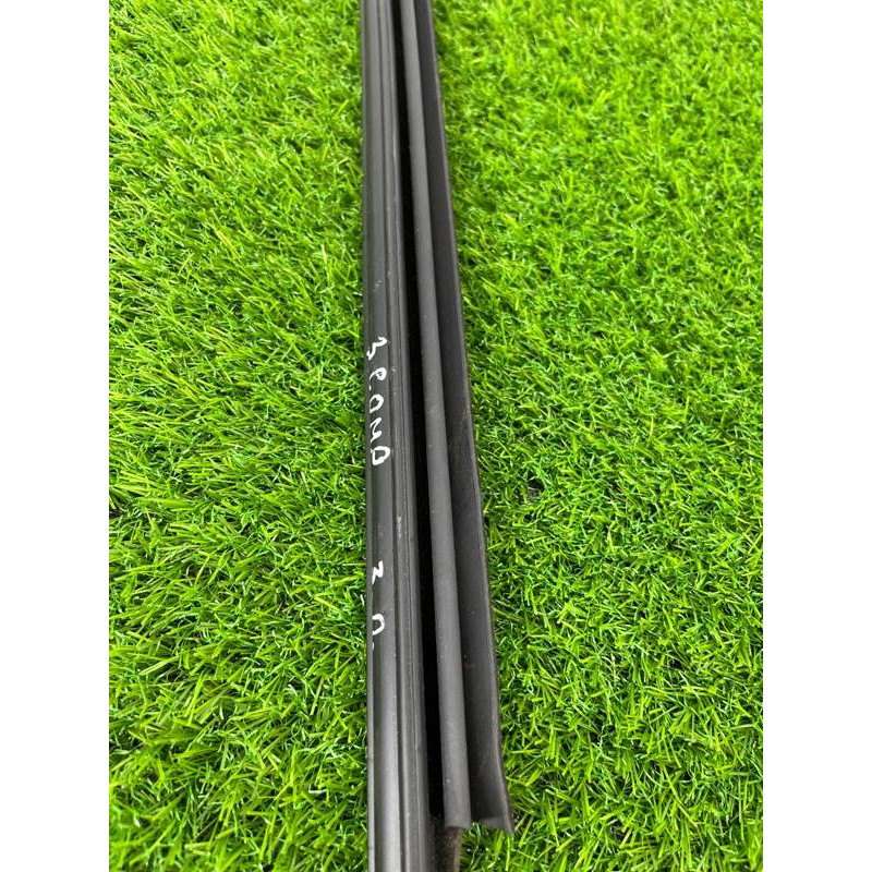 Молдинг стекла внутренний (наружные элементы кузова) Jeep Compass MK49 2011 2.4 5074658AD