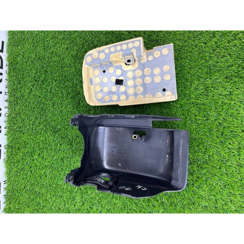 Кожух рульової колонки нижній (салон) Volkswagen Tiguan 5N 2011 1.4 CAVA 5n0858566e
