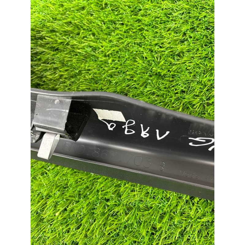 Обшивка кришки багажника (салон) Volkswagen Tiguan 5N 2011 1.4 CAVA 5n0867703b