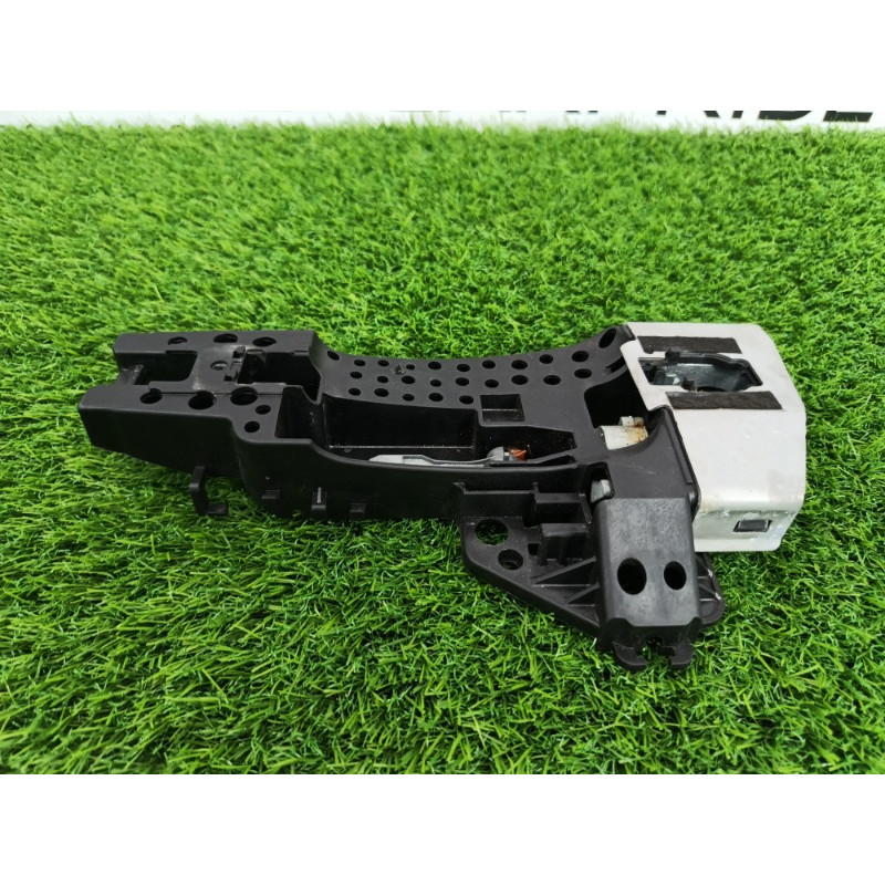 Кронштейн ручки двери (кузов и элементы) Audi Q7 4M 2015 3.0 CRE 4M1837885A