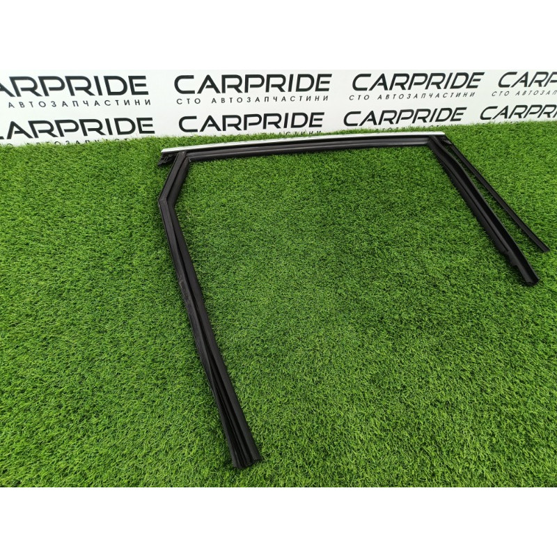 Уплотнитель стекла двери (кузов и элементы) Audi Q7 4M 2015 3.0 CRE 4M0839432