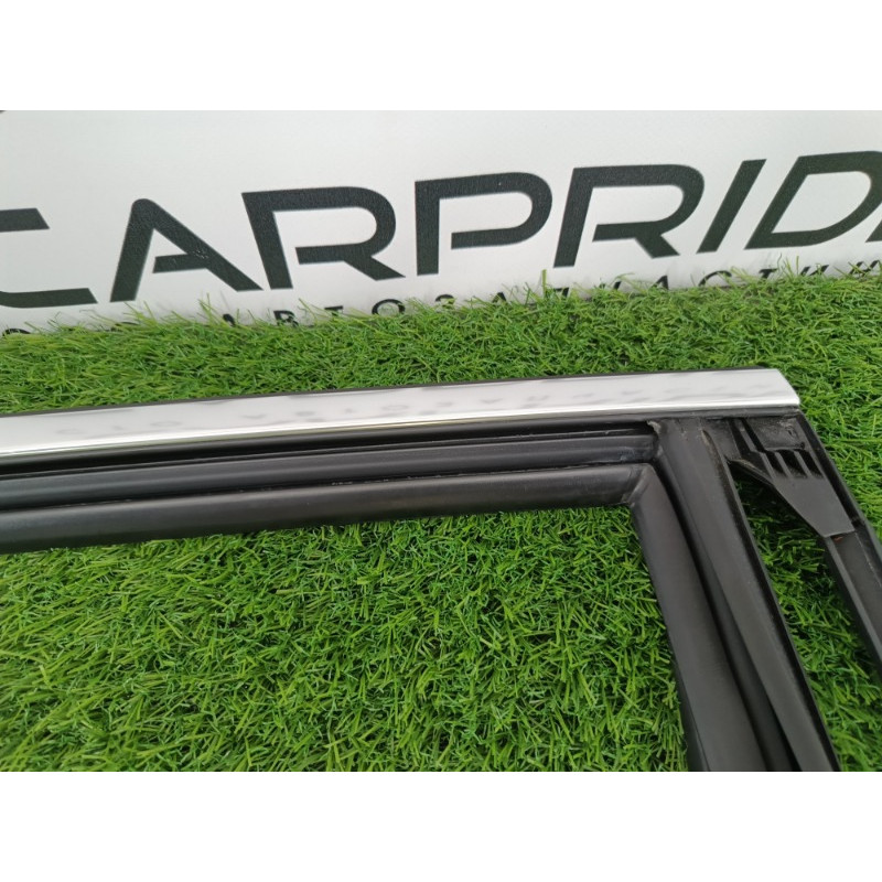 Уплотнитель стекла двери (кузов и элементы) Audi Q7 4M 2015 3.0 CRE 4M0839432