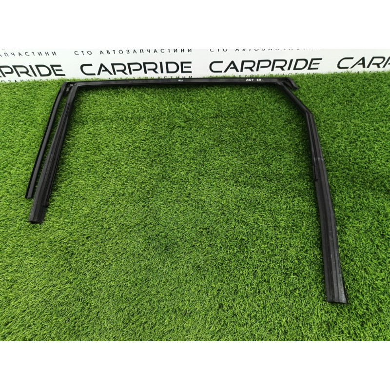 Уплотнитель стекла двери (кузов и элементы) Audi Q7 4M 2015 3.0 CRE 4M0839432