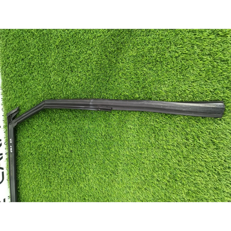 Уплотнитель стекла двери (кузов и элементы) Audi Q7 4M 2015 3.0 CRE 4M0839432