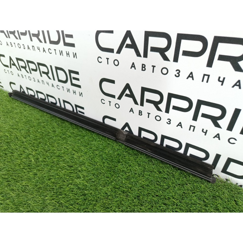 Молдинг стекла внутренний (наружные элементы кузова) Volkswagen Tiguan 5N 2011 1.4 CAVA 5n0839479a