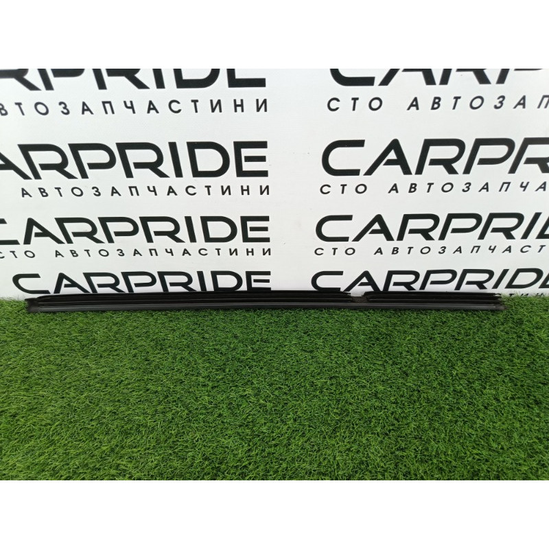 Молдинг стекла внутренний (наружные элементы кузова) Volkswagen Tiguan 5N 2011 1.4 CAVA 5n0839479a