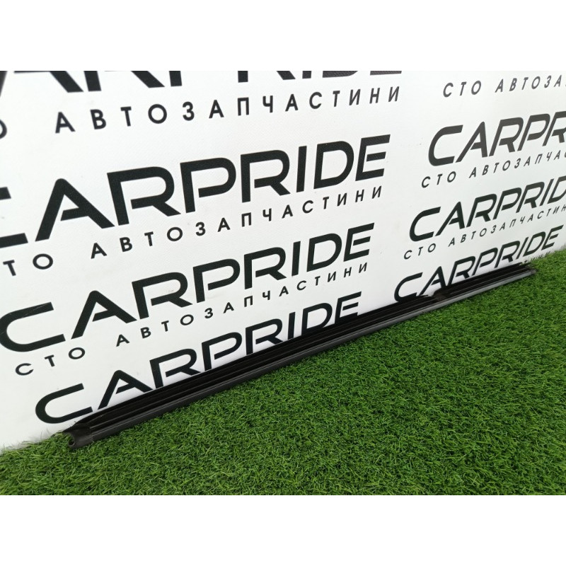 Молдинг стекла внутренний (наружные элементы кузова) Volkswagen Tiguan 5N 2011 1.4 CAVA 5n0839479a