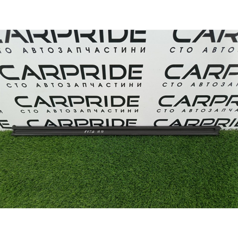 Молдинг стекла внутренний (наружные элементы кузова) Volkswagen Tiguan 5N 2011 1.4 CAVA 5n0837479