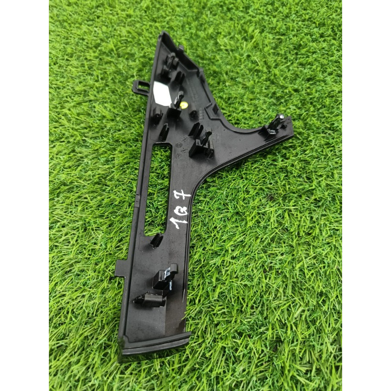 Декоративная накладка торпедо (салон) Audi Q7 4M 2015 3.0 CRE 4m1853191