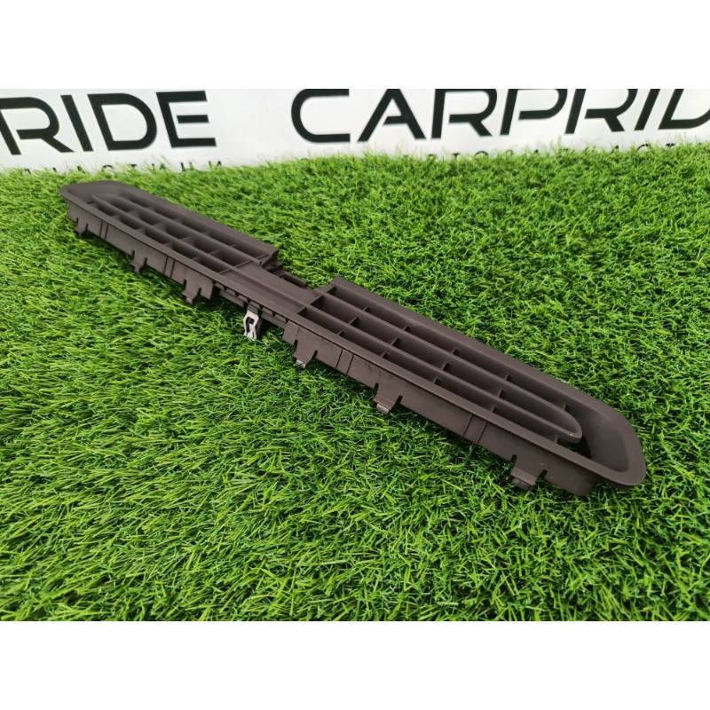 Решетка обдува лобового стекла (салон) Audi Q7 4M 2015 3.0 CRE 4M0819632GZ5