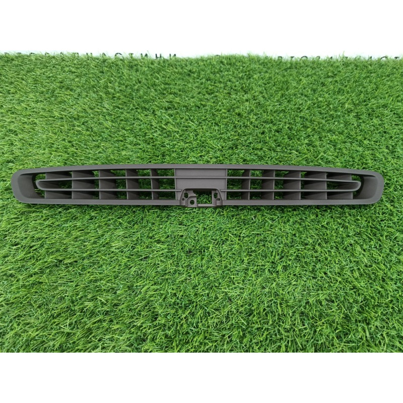 Решетка обдува лобового стекла (салон) Audi Q7 4M 2015 3.0 CRE 4M0819632GZ5