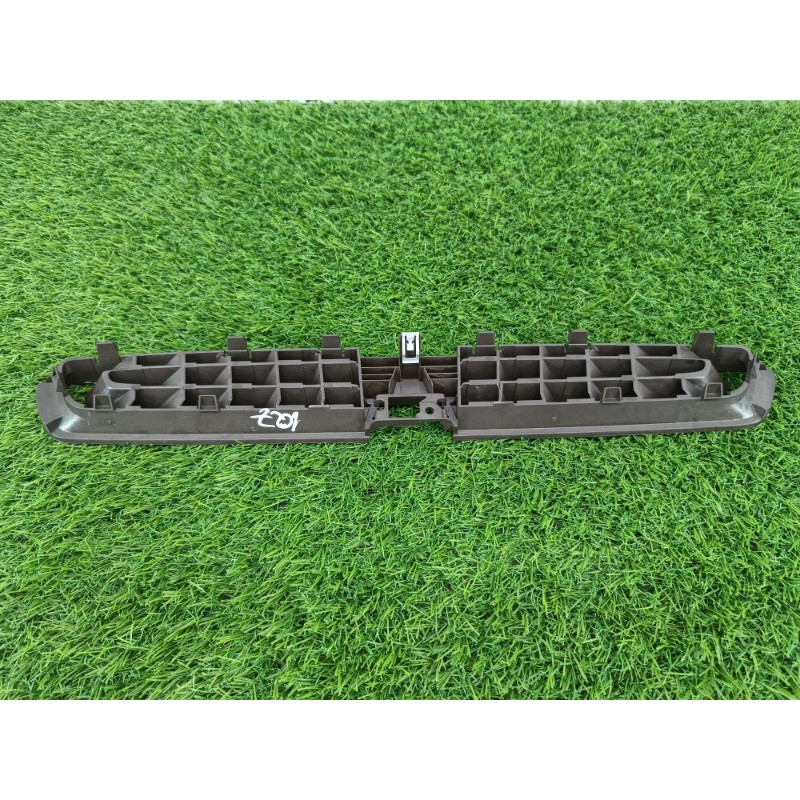 Решетка обдува лобового стекла (салон) Audi Q7 4M 2015 3.0 CRE 4M0819632GZ5