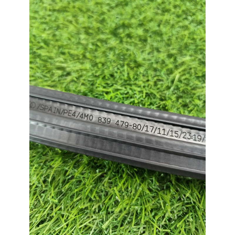 Молдинг стекла внутренний (наружные элементы кузова) Audi Q7 4M 2015 3.0 CRE 4m0839479