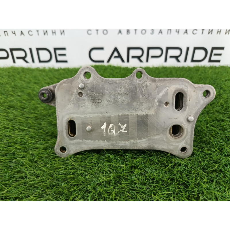 Теплообменник масляного фильтра (двигатель и элементы) Audi Q7 4M 2015 3.0 CRE 06E117021J