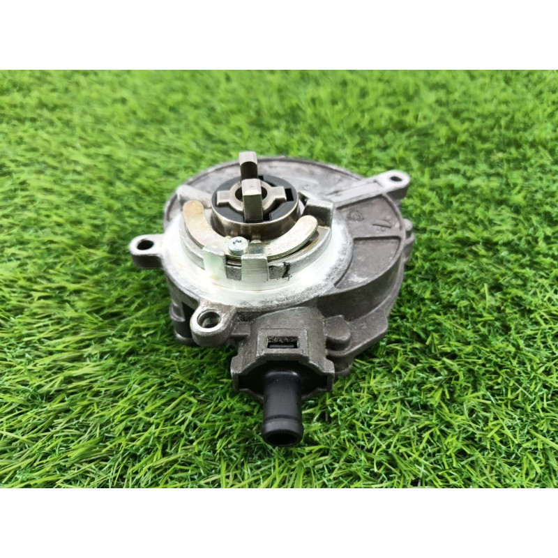 Вакуумный насос (тормозная система) Audi Q7 4M 2015 3.0 CRE 06E145100Q