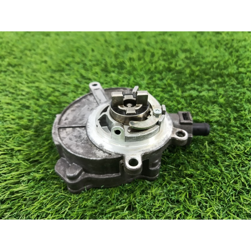 Вакуумный насос (тормозная система) Audi Q7 4M 2015 3.0 CRE 06E145100Q