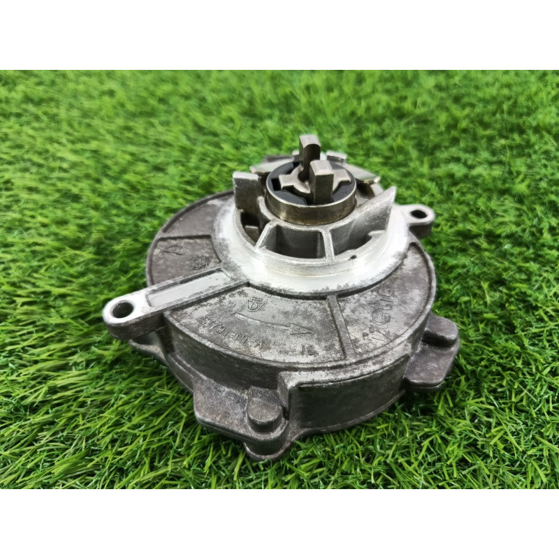 Вакуумный насос (тормозная система) Audi Q7 4M 2015 3.0 CRE 06E145100Q