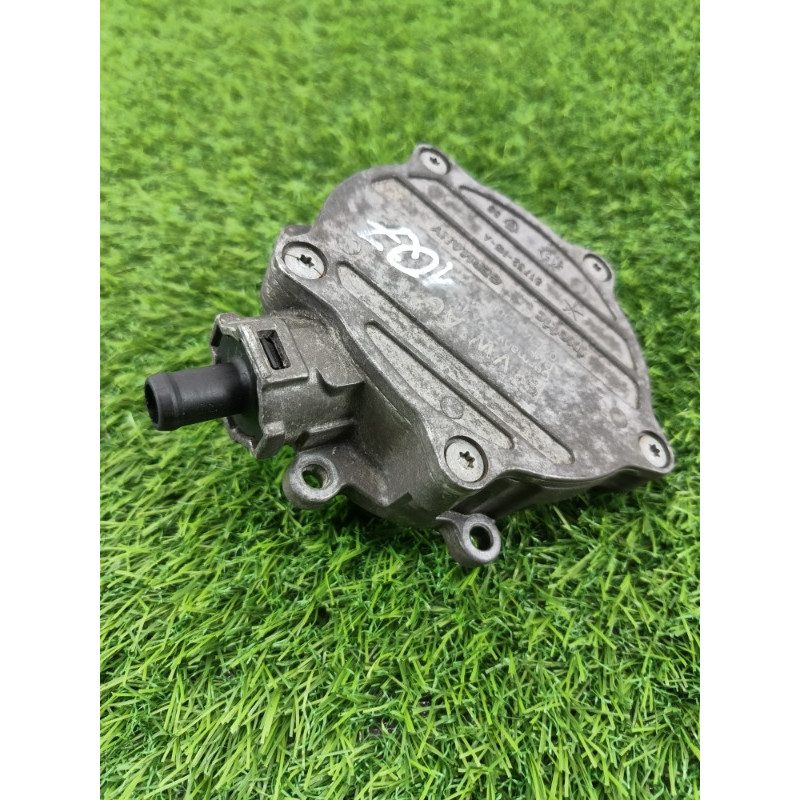 Вакуумный насос (тормозная система) Audi Q7 4M 2015 3.0 CRE 06E145100Q