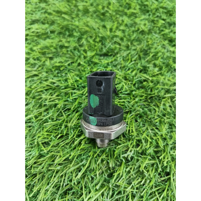 Датчик давления топлива (электрика / датчики) Audi Q7 4M 2015 3.0 CRE 06h906051j