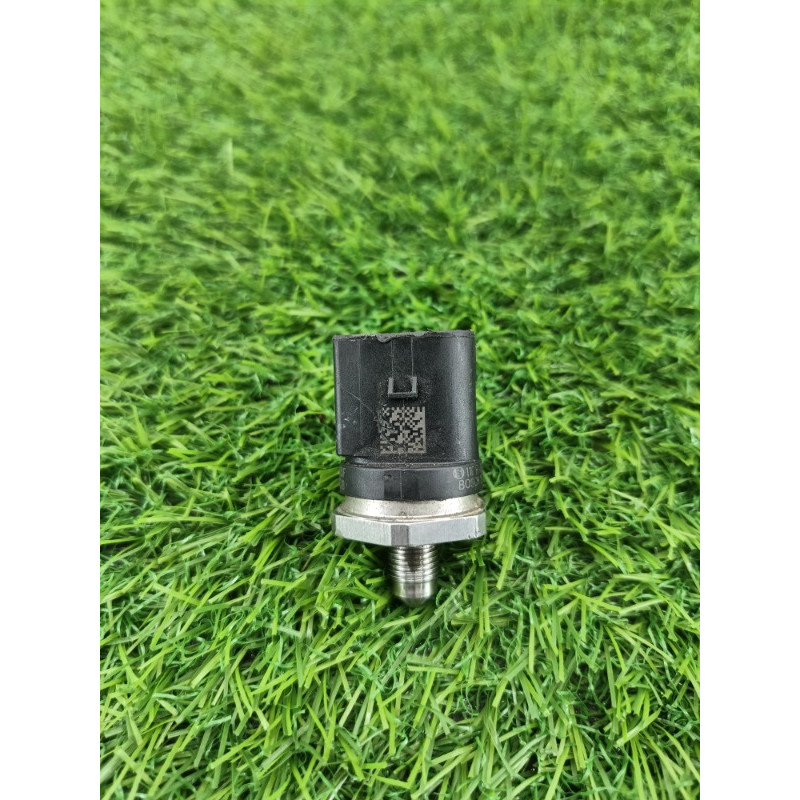 Датчик давления топлива (электрика / датчики) Audi Q7 4M 2015 3.0 CRE 06j906051f