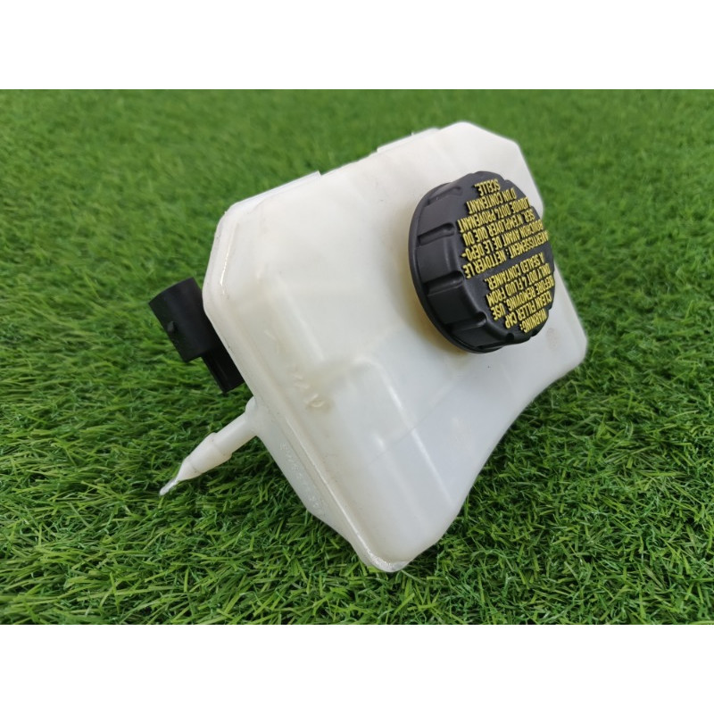 Бачок гальмівної рідини (гальмівна система) Audi Q7 4M 2015 3.0 CRE 8w0611301