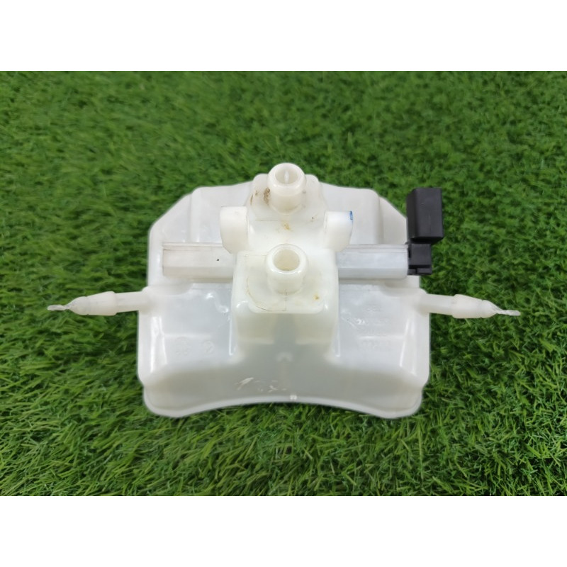 Бачок гальмівної рідини (гальмівна система) Audi Q7 4M 2015 3.0 CRE 8w0611301