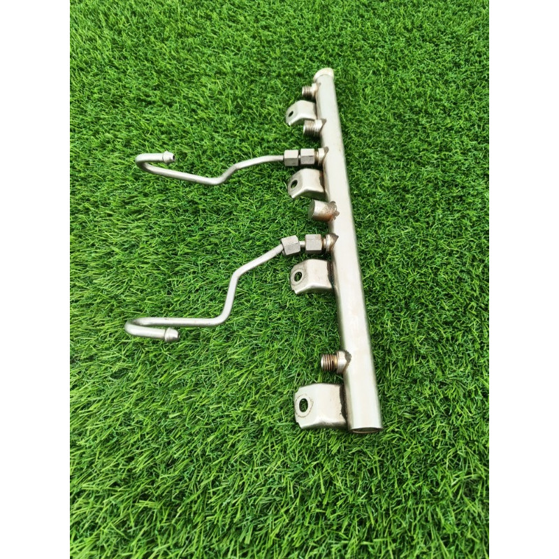 Топливная рампа (топливная система) BMW 5-series F10 2013 N63B44 13537547599