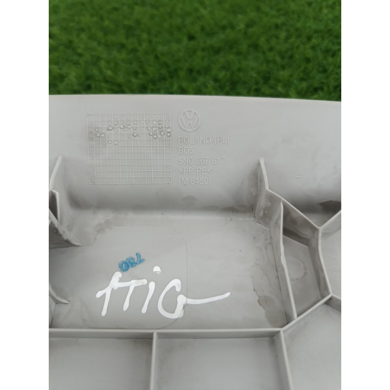 Обшивка крышки багажника (салон) Volkswagen Tiguan 5N 2011 1.4 CAVA 5n0867617