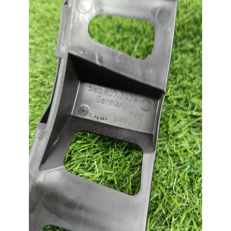 Крепление бампера (кузов и элементы) Volkswagen Tiguan 5N 2011 1.4 CAVA 5n0807393a