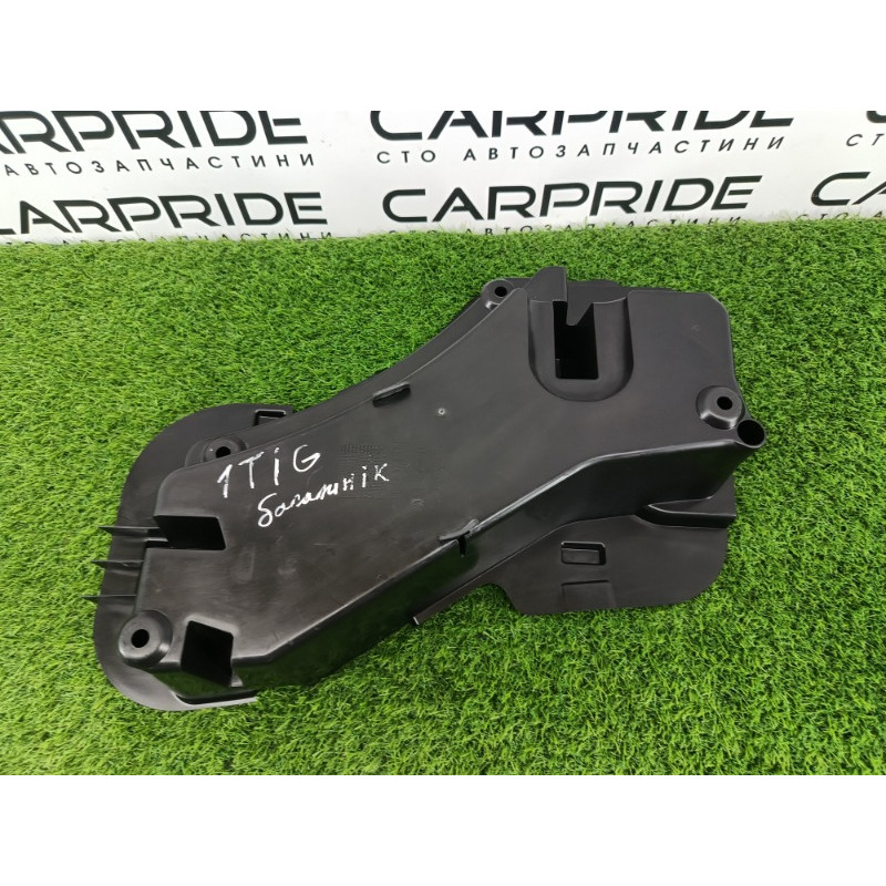 Лоток багажника (салон) Volkswagen Tiguan 5N 2011 1.4 CAVA 5n0012115c