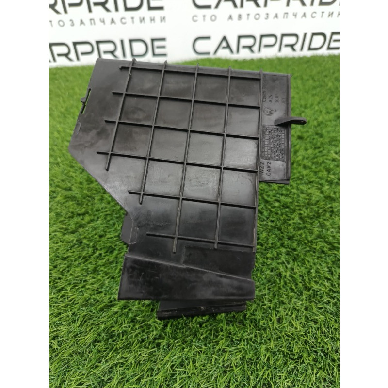 Крышка аккумулятора (кузов и элементы) Volkswagen Tiguan 5N 2011 1.4 CAVA 3c0915335