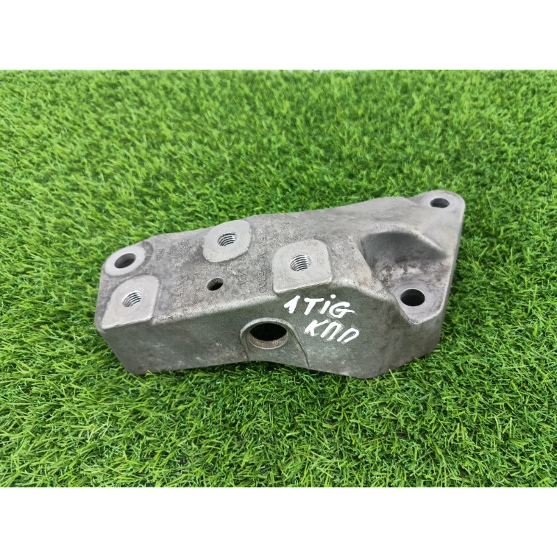 Кронштейн КПП (трансмиссия) Volkswagen Tiguan 5N 2011 1.4 CAVA 5n0199117