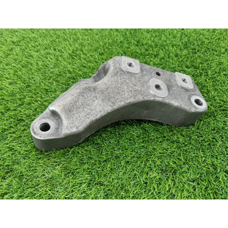 Кронштейн КПП (трансмиссия) Volkswagen Tiguan 5N 2011 1.4 CAVA 5n0199117