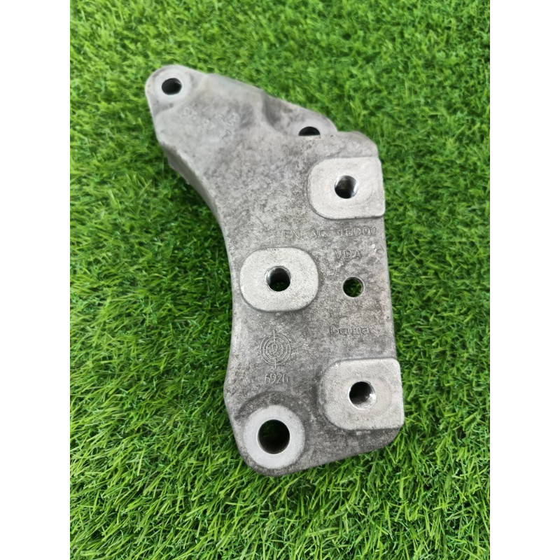 Кронштейн КПП (трансмиссия) Volkswagen Tiguan 5N 2011 1.4 CAVA 5n0199117