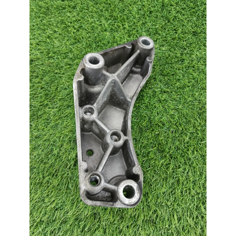 Кронштейн КПП (трансмиссия) Volkswagen Tiguan 5N 2011 1.4 CAVA 5n0199117