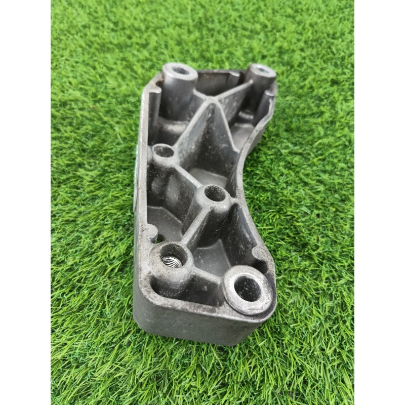 Кронштейн КПП (трансмиссия) Volkswagen Tiguan 5N 2011 1.4 CAVA 5n0199117