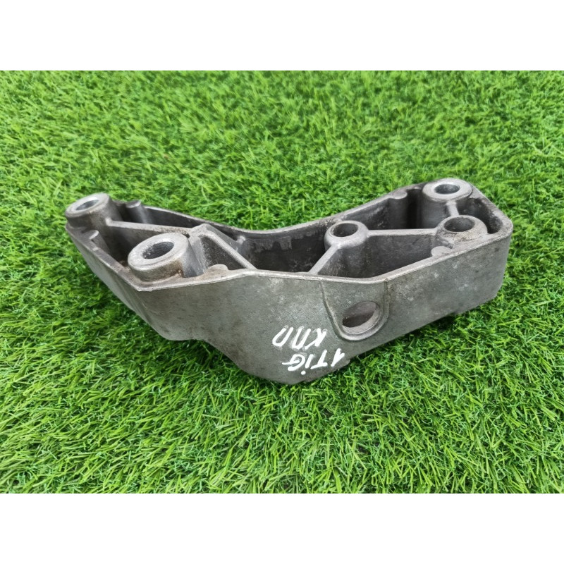 Кронштейн КПП (трансмиссия) Volkswagen Tiguan 5N 2011 1.4 CAVA 5n0199117