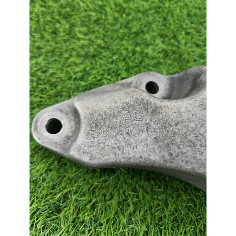 Кронштейн КПП (трансмиссия) Volkswagen Tiguan 5N 2011 1.4 CAVA 5n0199117