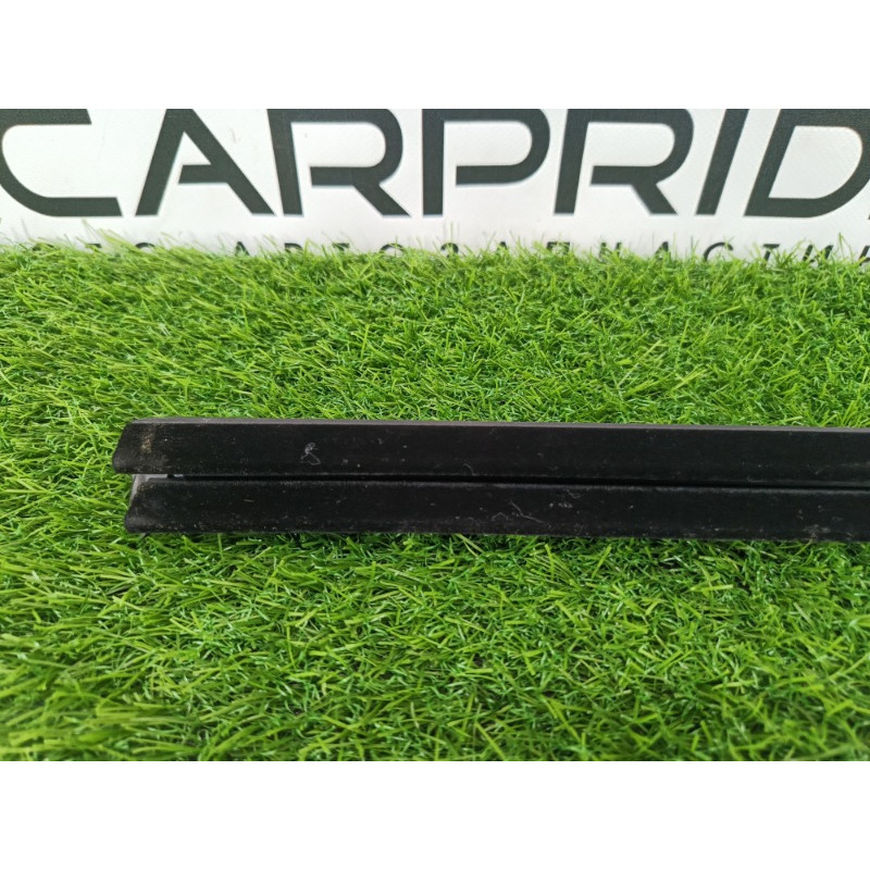 Внутрішній молдинг скла (зовнішні елементи кузова) Ford ESCAPE MK4 2020 1.5 LJ6Z7821456A